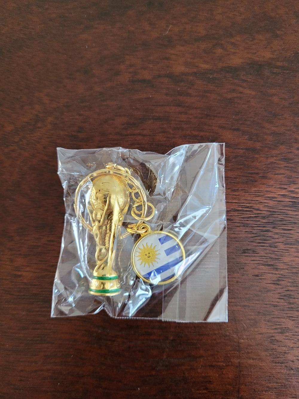 Brand New 2026 Fifa World Cup Trophy Keychain URUGUAY Flag